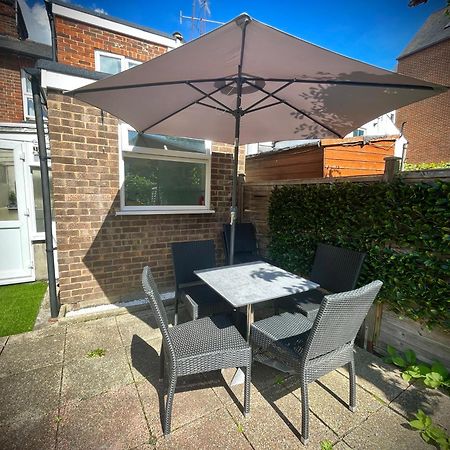 Exclusive Offers L Last-Minute Specials L Parking Free L Double Bed House L Uk L Gaming Room L Komfy 3 Bedroom Cottage With Riverview L Perfect For Short Or Long Stays Reading Exterior photo