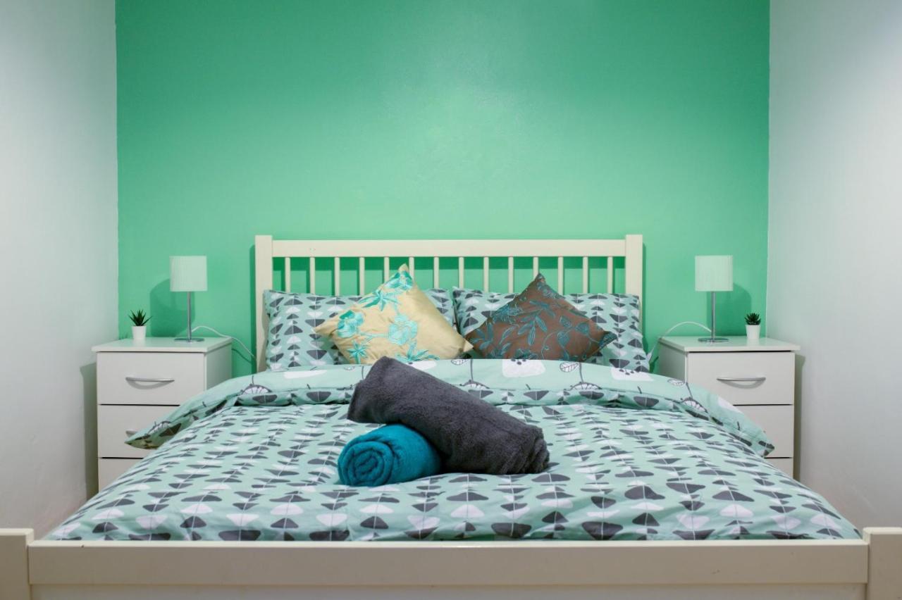Exclusive Offers L Last-Minute Specials L Parking Free L Double Bed House L Uk L Gaming Room L Komfy 3 Bedroom Cottage With Riverview L Perfect For Short Or Long Stays Reading Exterior photo
