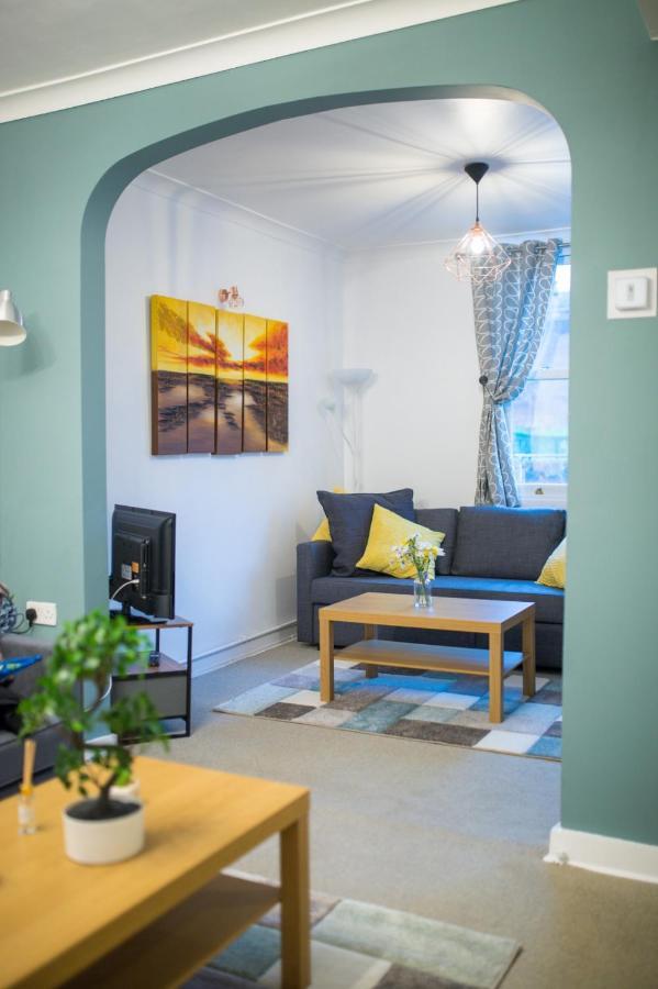 Exclusive Offers L Last-Minute Specials L Parking Free L Double Bed House L Uk L Gaming Room L Komfy 3 Bedroom Cottage With Riverview L Perfect For Short Or Long Stays Reading Exterior photo