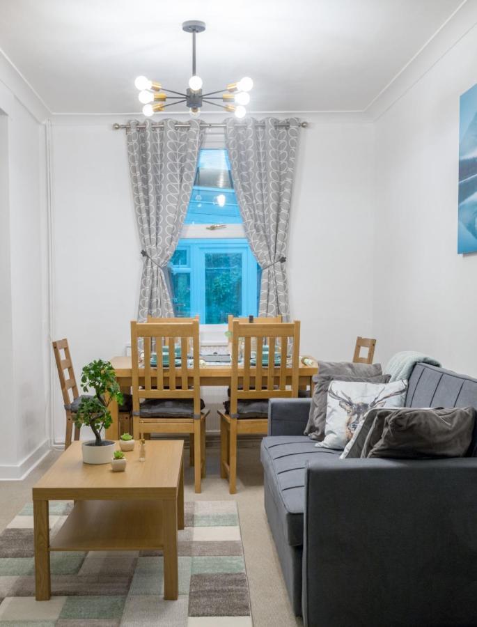 Exclusive Offers L Last-Minute Specials L Parking Free L Double Bed House L Uk L Gaming Room L Komfy 3 Bedroom Cottage With Riverview L Perfect For Short Or Long Stays Reading Exterior photo