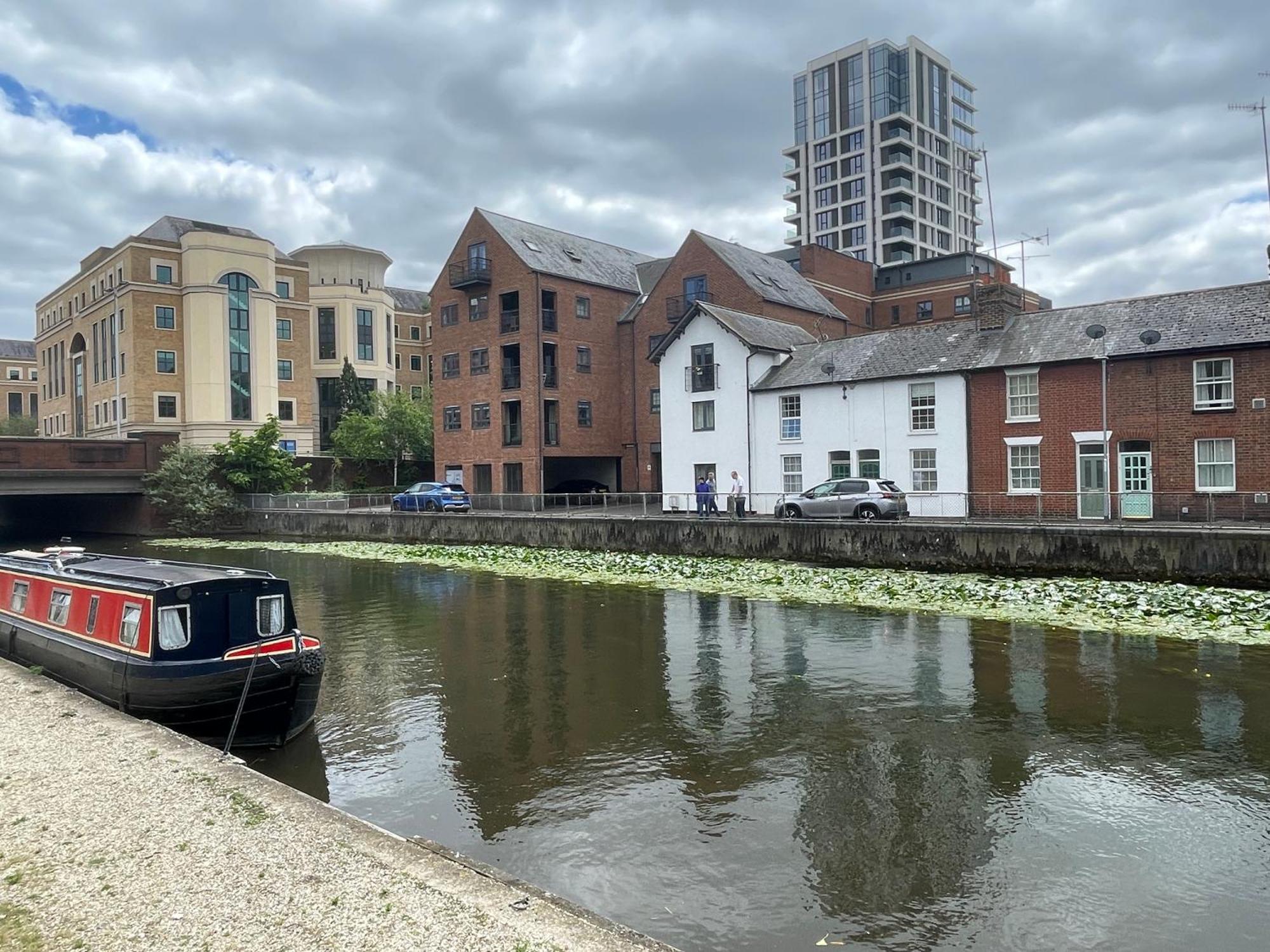 Exclusive Offers L Last-Minute Specials L Parking Free L Double Bed House L Uk L Gaming Room L Komfy 3 Bedroom Cottage With Riverview L Perfect For Short Or Long Stays Reading Exterior photo