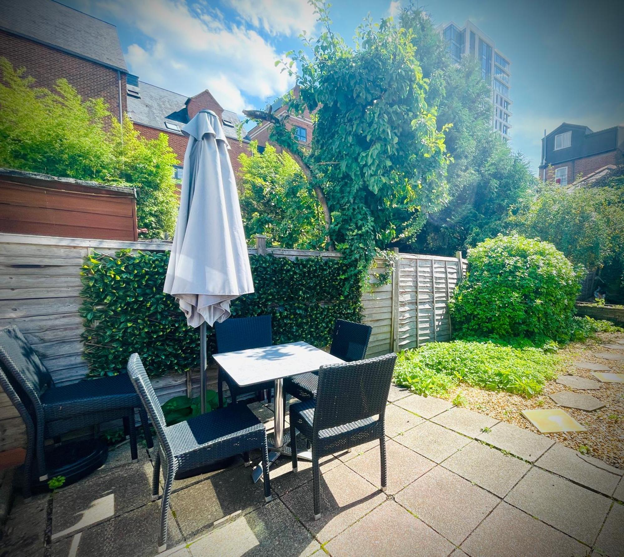 Exclusive Offers L Last-Minute Specials L Parking Free L Double Bed House L Uk L Gaming Room L Komfy 3 Bedroom Cottage With Riverview L Perfect For Short Or Long Stays Reading Exterior photo